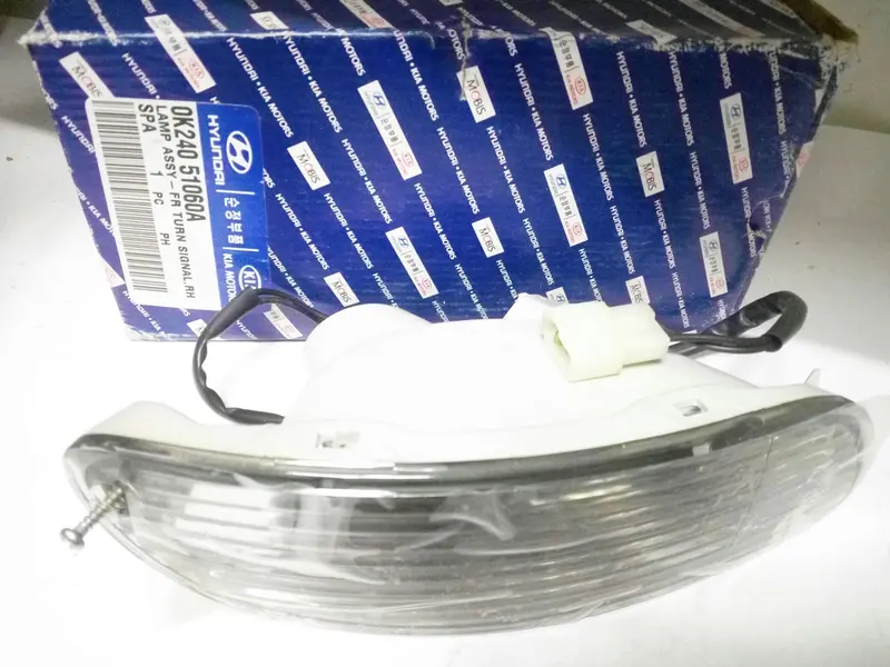 0K24051060a Genuine Front Turn Signal Rh Lamp For Kia Sephia, #S 1
