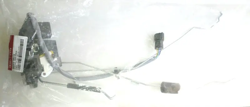 0K2fc58310 Genuine Front Door Rh Latch For Kia Carens, Carens Ii 1