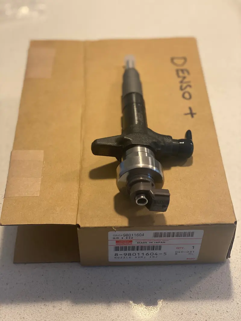 2007-2011 4Jj1 Genuine Denso Fuel Injectors & Fitting Kit. 2
