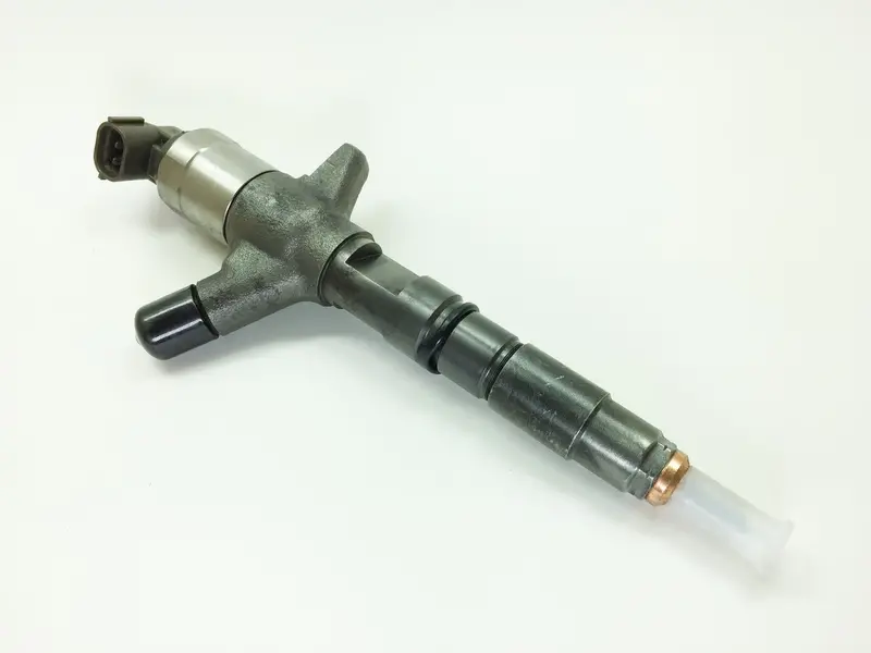 * 3380045700 Denso Remanufactured Diesel Fuel Injector For Hyundai E-Mighty, E-County, Hd65, Hd72 , Hd78 0950005550 1