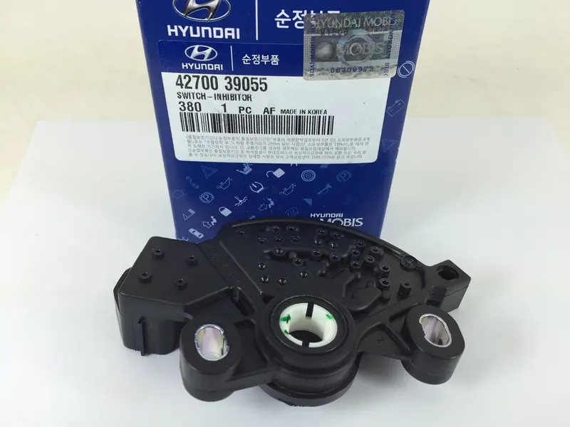 4270039055 Genuine Inhibitor Switch For Hyundai Tuscani, Sonata, Grandeur, Trajet, Kia Optima, Opirus, Grand Carnival, Carens 1