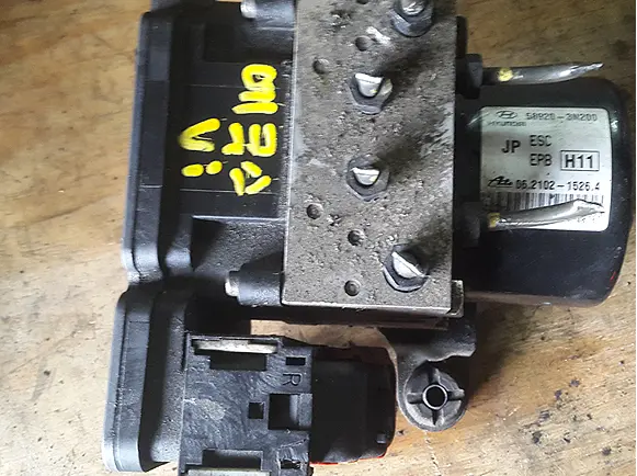 589203N200 Used Abs Module Unit  Assy For Hyundai Equus 1