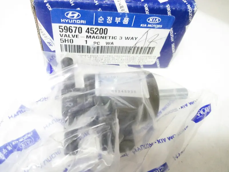 5967045200 Genuine Magnetic 3Way Valve For Hyundai Mighty, Chorus, Pamax, County, E-Mighty, #D-1, #R 1