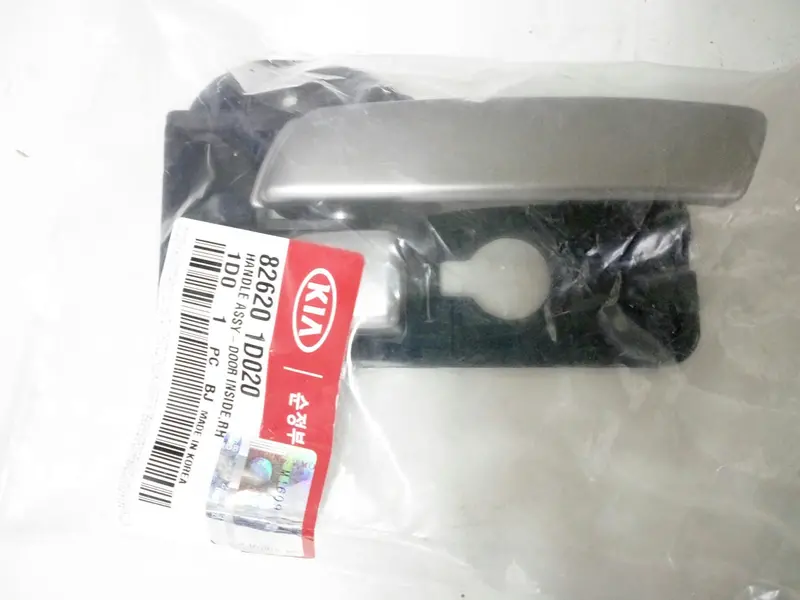 826201D020 Genuine Door Inside Rh Handle For Kia Carens 1