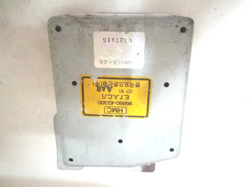 9588043300 Used Time & Alarm Contral Module For Hyundai Grace 1995~2003, -S2-F4 1