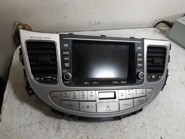 965633M800 965633M801 Used A/V Front Monitor For Hyundai Genesis 2007~2014 1