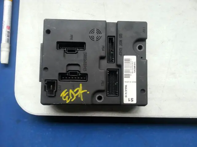 96647419 Used Ecu(Electronvic Control Unit) For Gm Tosca 1
