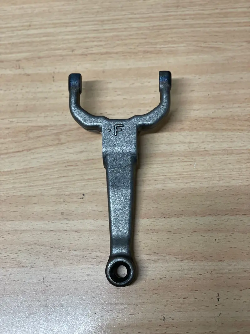 Genuine Clutch Fork 2007-2012 Dmax, Colorado, Rodeo. 1