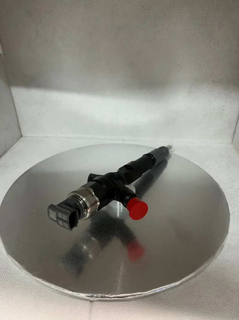 Toyota Hilux N70 1Kd Genuine Denso Injectors W/ +30 Nozzels 1