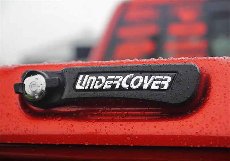Undercover Uc3118L-Jsc Ex Tonneau Cover For 2019–2022 Ram 1500 With 6.4-Foot Bed 1